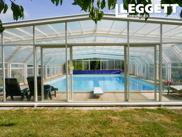 Image No.6-20 Bed House for sale