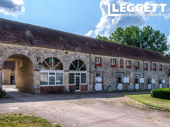 Image No.9-20 Bed House for sale