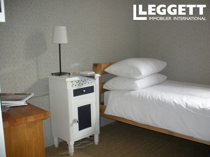 Image No.10-4 Bed House for sale