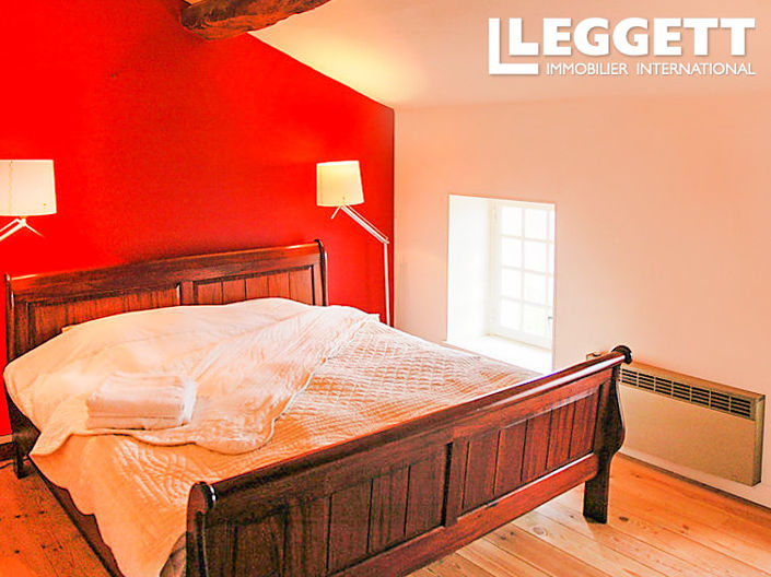 Image No.8-5 Bed House for sale