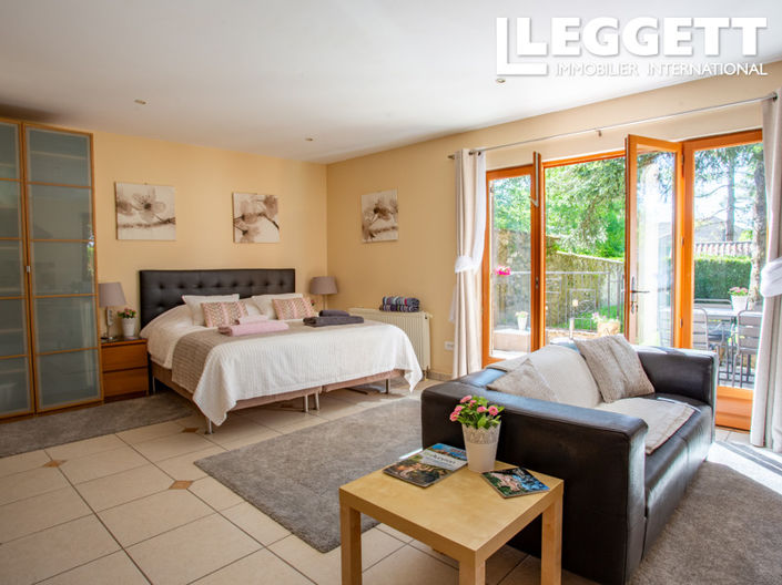 Image No.5-11 Bed House for sale