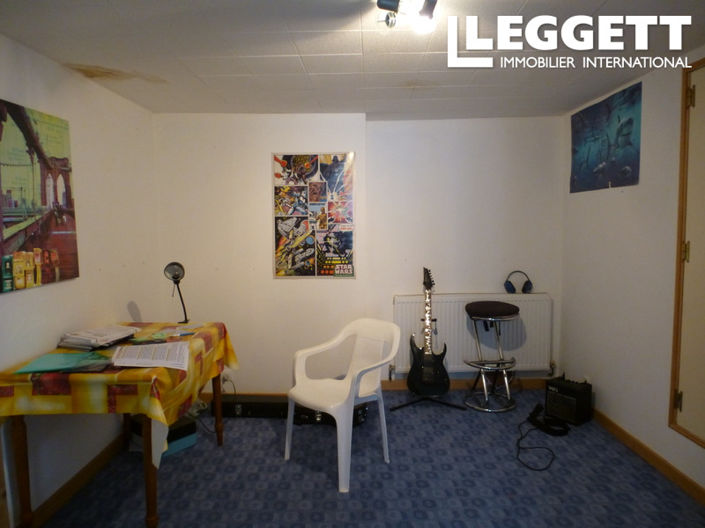 Image No.8-2 Bed House for sale