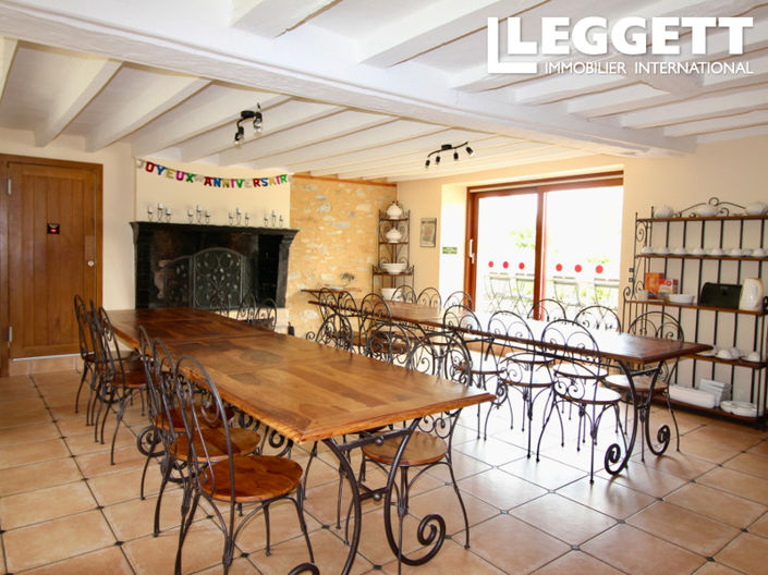 Image No.7-11 Bed Commercial for sale