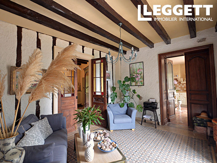 Image No.3-5 Bed Chateaux for sale