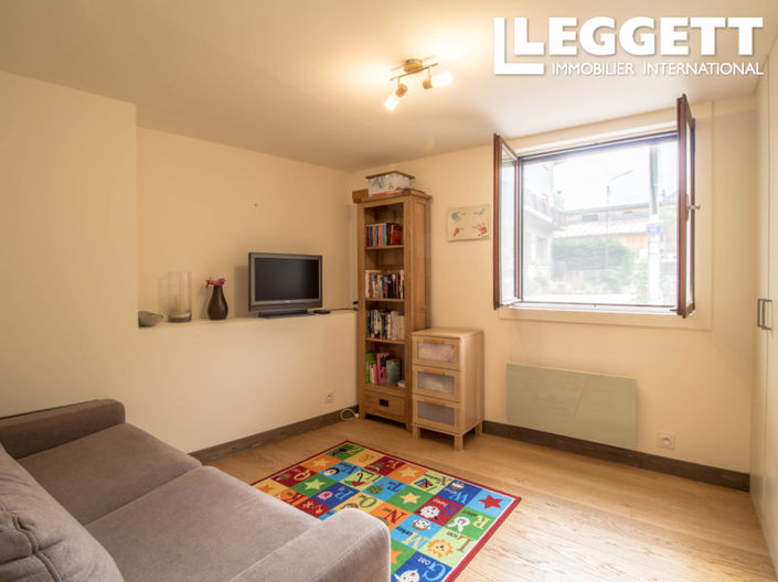 Image No.6-7 Bed House for sale