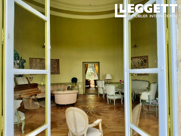 Image No.9-9 Bed Chateaux for sale