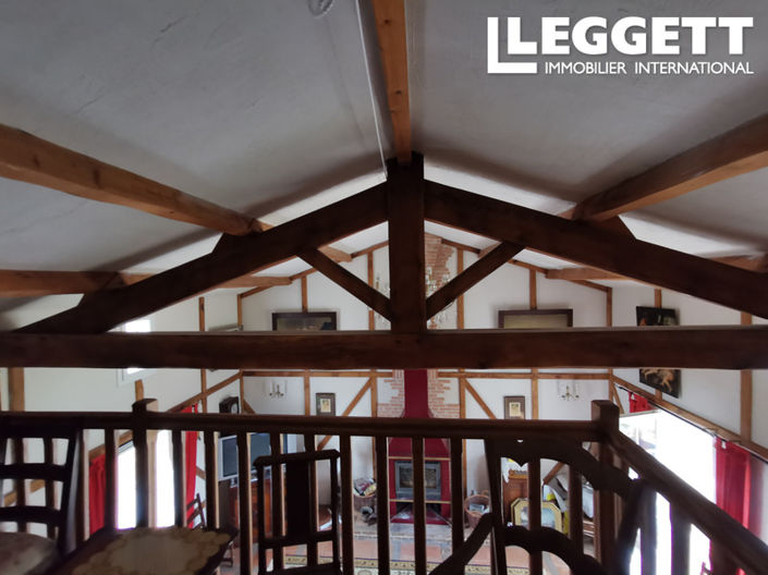 Image No.10-3 Bed House for sale