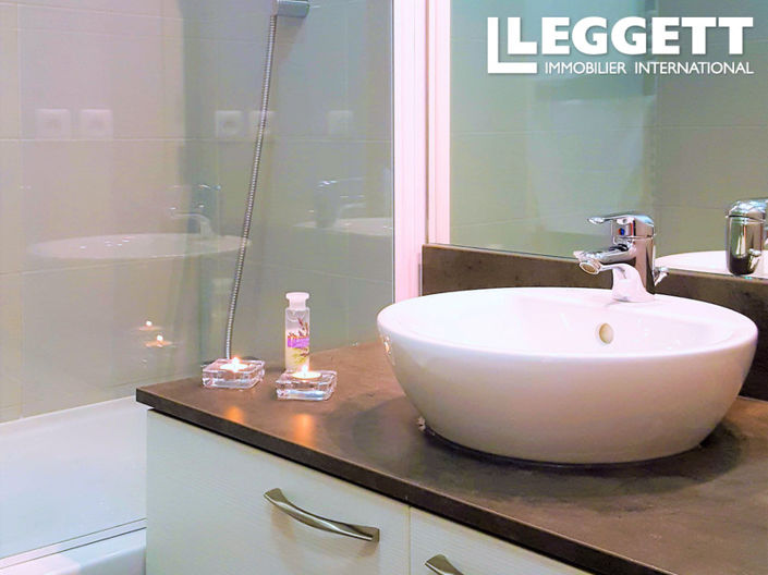 Image No.9-2 Bed Apartment for sale