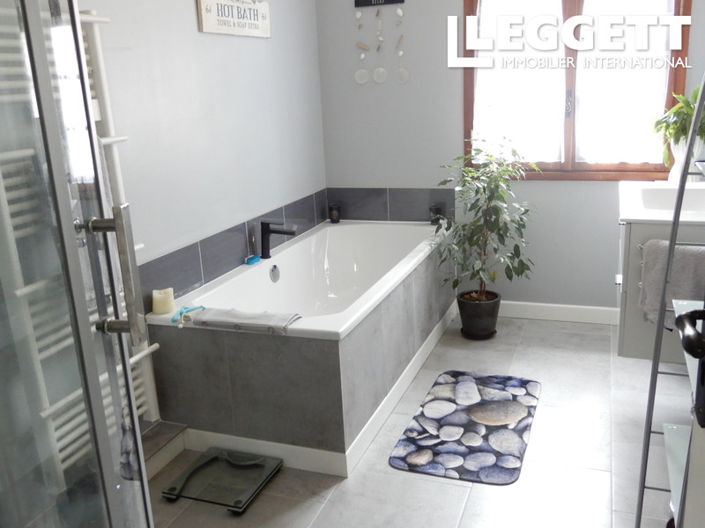 Image No.7-4 Bed House for sale