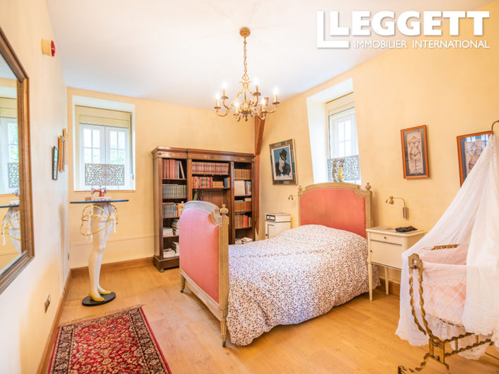 Image No.7-9 Bed Chateaux for sale