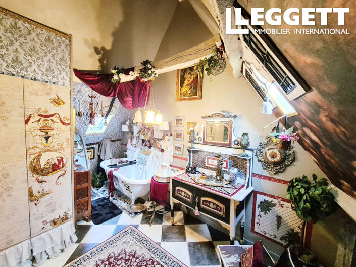 Image No.10-3 Bed House for sale