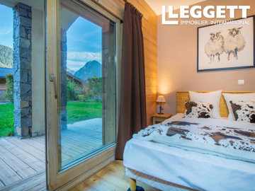 ahr0chm6ly9jzg4uagvzdglhlmltbw8vaw1hz2uvvevom