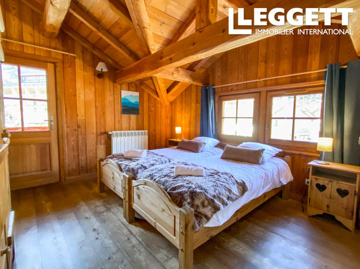 Image No.4-11 Bed House for sale