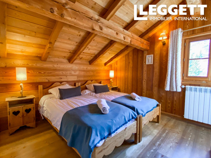 Image No.5-11 Bed House for sale