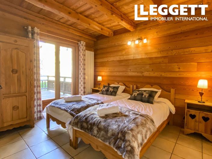 Image No.8-11 Bed House for sale