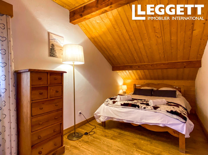 Image No.9-7 Bed House for sale