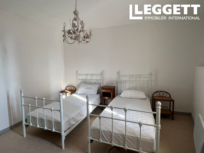 Image No.9-3 Bed House for sale