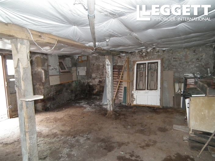 Image No.10-3 Bed House for sale