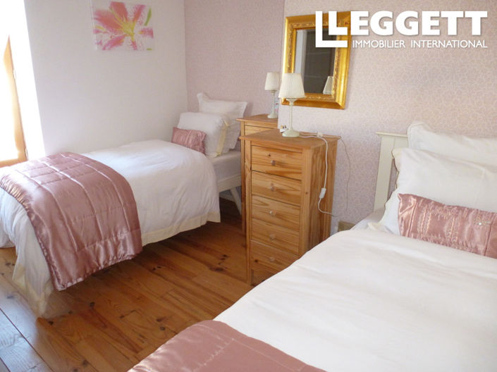 Image No.10-4 Bed House for sale