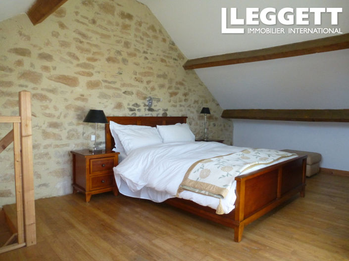 Image No.8-4 Bed House for sale