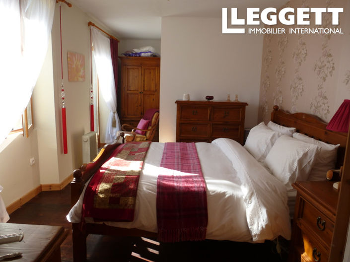 Image No.9-4 Bed House for sale