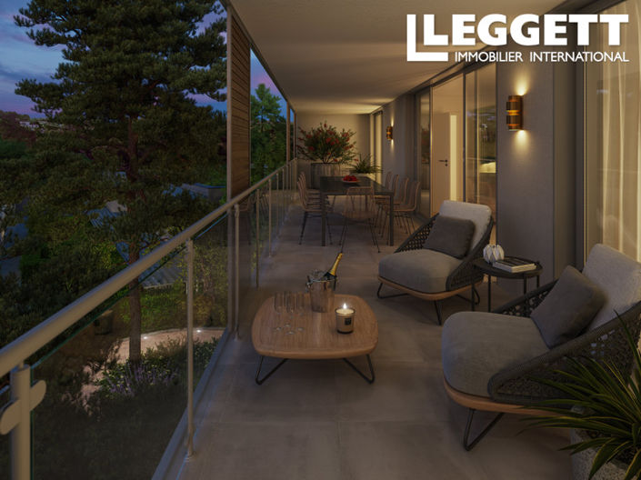 Image No.8-2 Bed House for sale