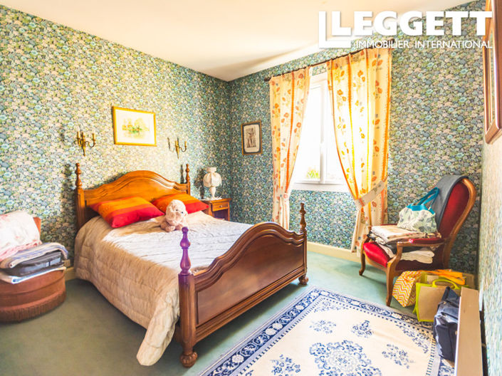 Image No.10-5 Bed House for sale