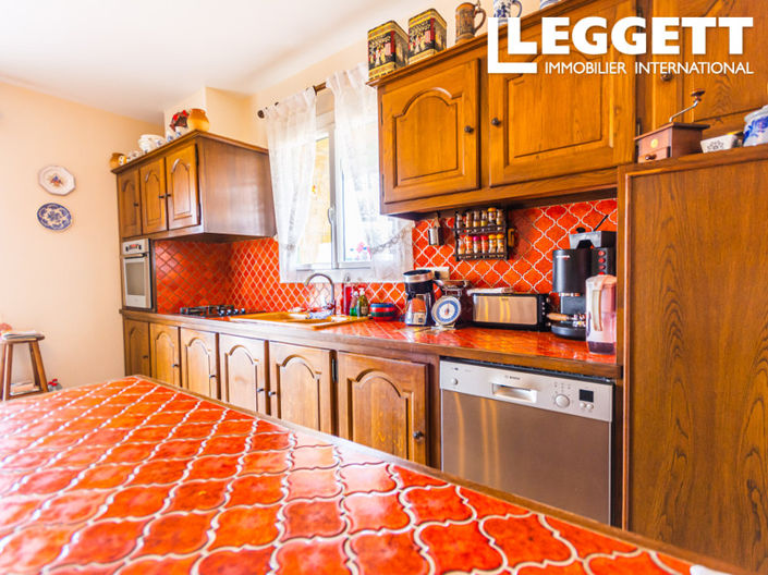 Image No.9-5 Bed House for sale