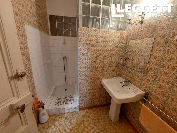 Image No.7-9 Bed House for sale