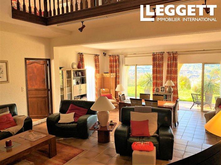 Image No.2-4 Bed House for sale