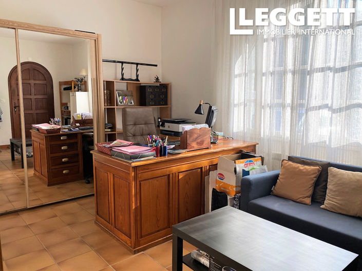 Image No.9-4 Bed House for sale