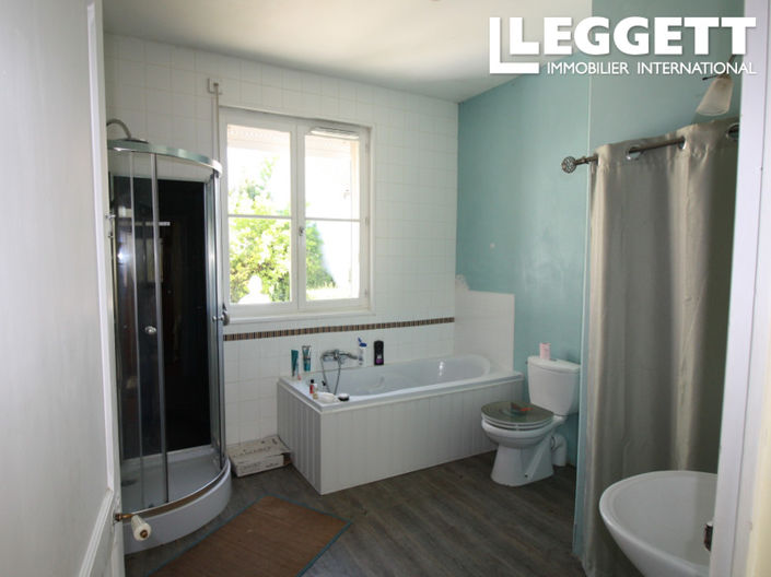 Image No.6-3 Bed House for sale