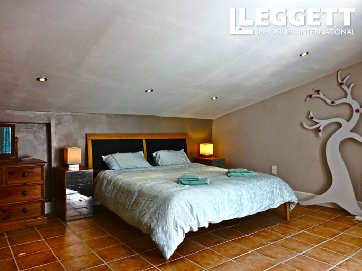 Image No.5-4 Bed House for sale