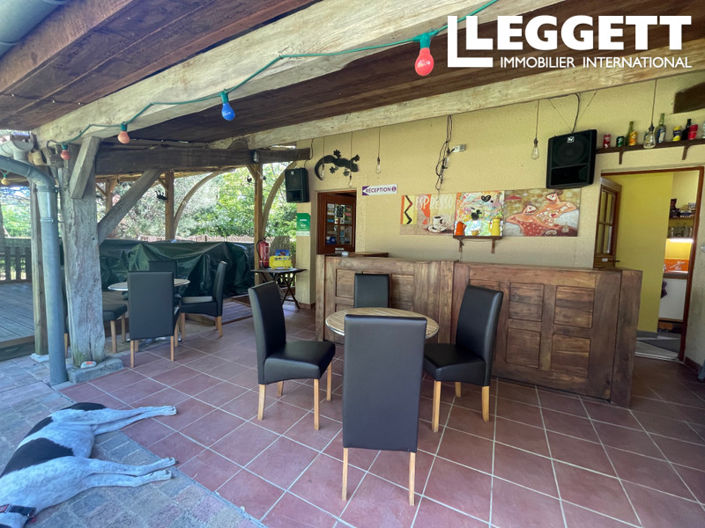 Image No.6-4 Bed Commercial for sale