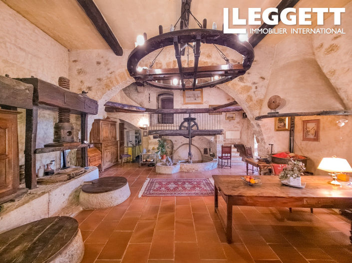 Image No.4-6 Bed House for sale