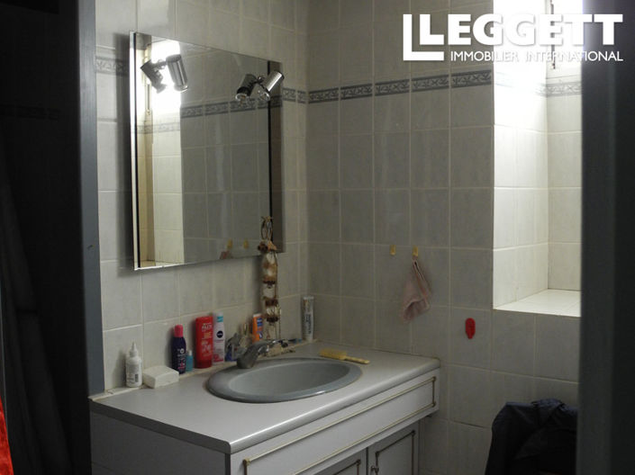 Image No.9-2 Bed House for sale