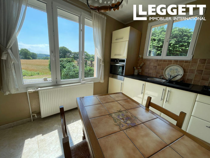 Image No.2-4 Bed House for sale