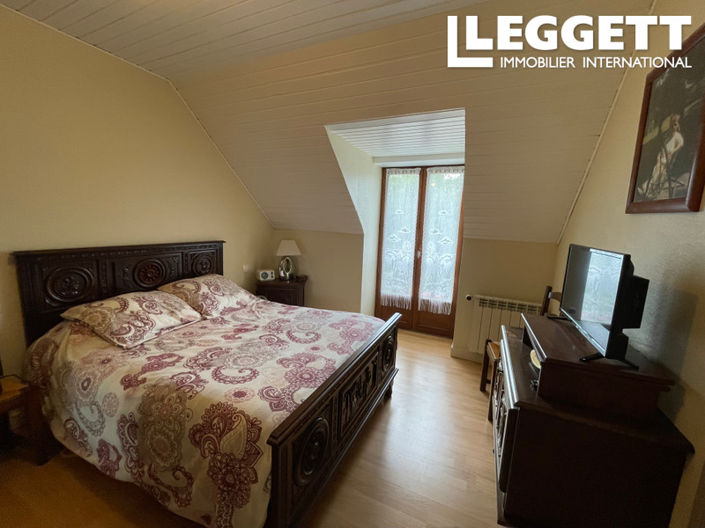 Image No.7-4 Bed House for sale