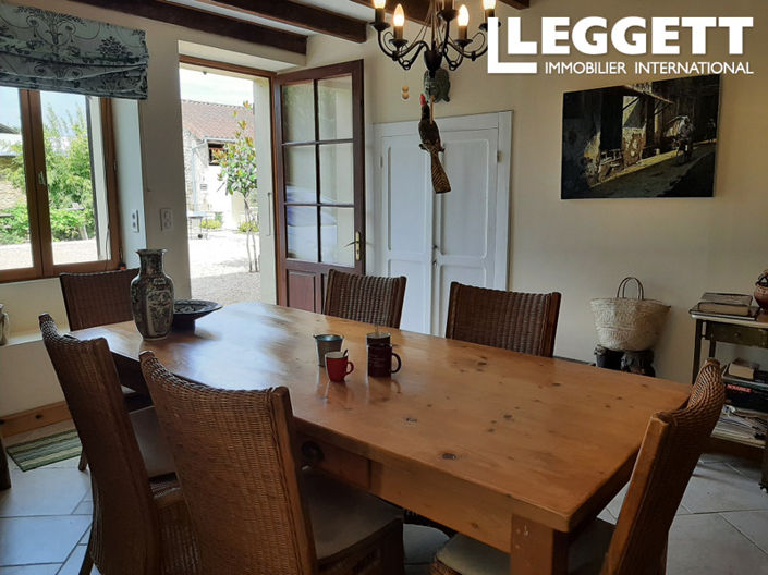 Image No.3-10 Bed House for sale