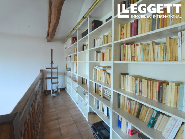 Image No.8-6 Bed House for sale