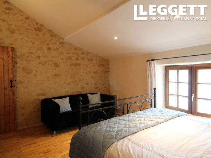 Image No.8-3 Bed House for sale