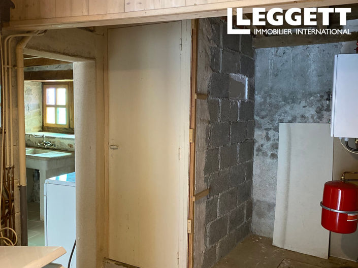 Image No.9-2 Bed House for sale