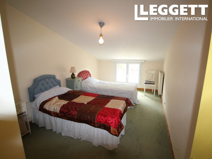 Image No.9-5 Bed House for sale