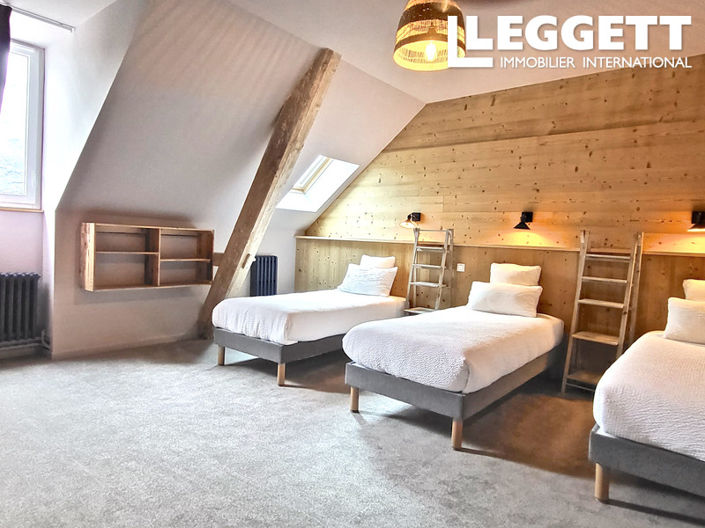 Image No.7-28 Bed Commercial for sale