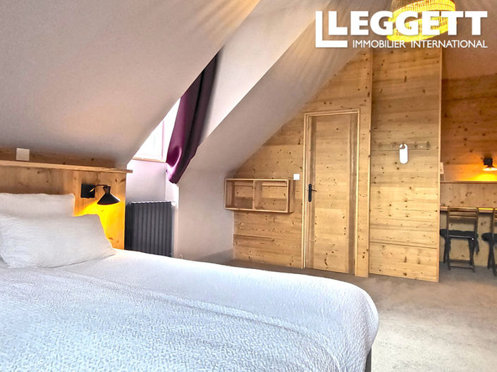 Image No.8-28 Bed Commercial for sale