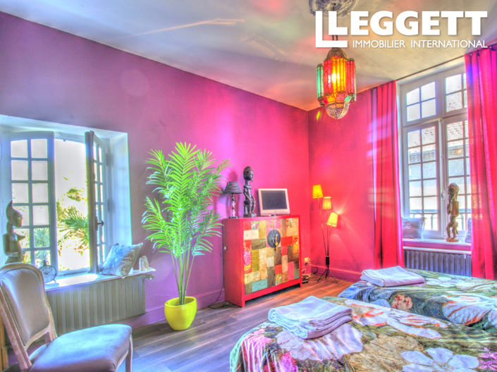 Image No.10-6 Bed House for sale