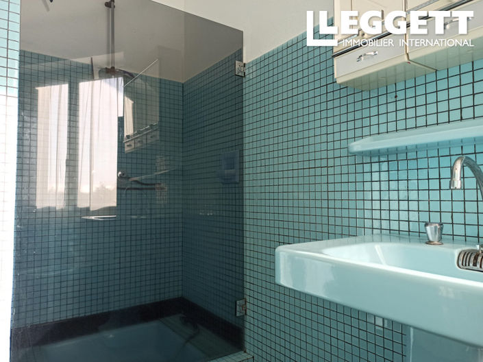 Image No.7-5 Bed House for sale