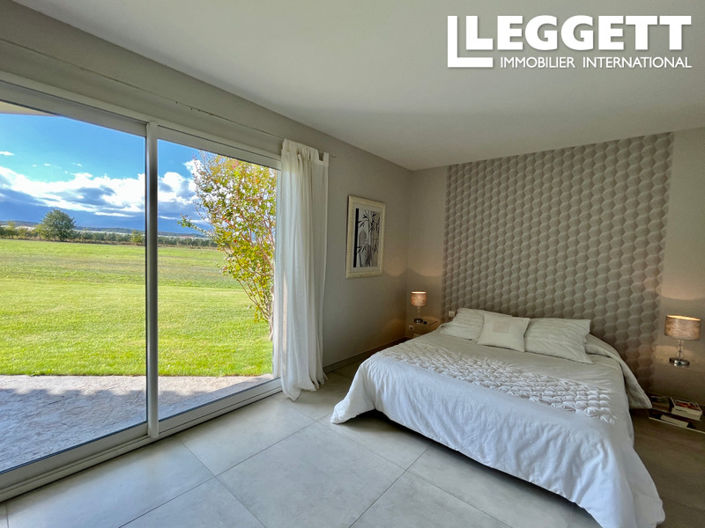 Image No.6-4 Bed House for sale