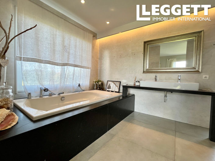 Image No.7-4 Bed House for sale