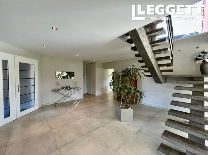 Image No.9-4 Bed House for sale